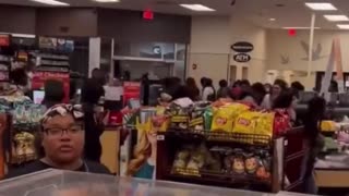 Criminals ransack a WaWa store in Philadelphia