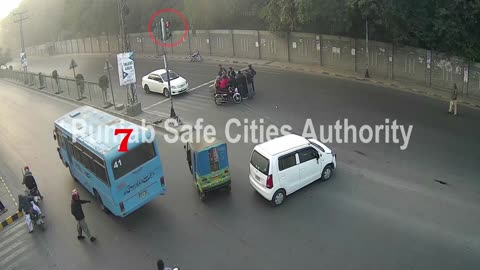 Traffic accident happened due to signal road jump