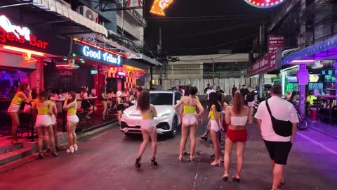 SOI 6 IS WILD (CRAYZY PATTAYA THAILAND NIGHTLIFE) YOU NEED TO SEE #37