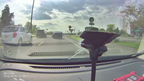 Red Light Runner Flips Me Off, Evades