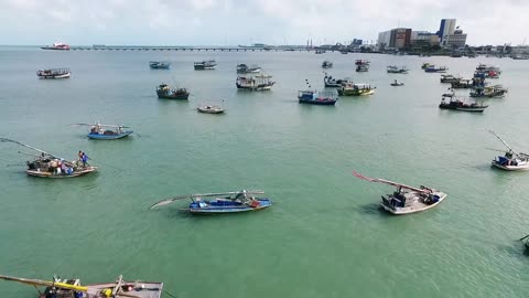 A fleet of fishing boats, see the beauty of the scenery