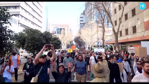 Protest w Australii - Melbourne - 21.08.21 - przeciwko restrykcjom koronawirusowym