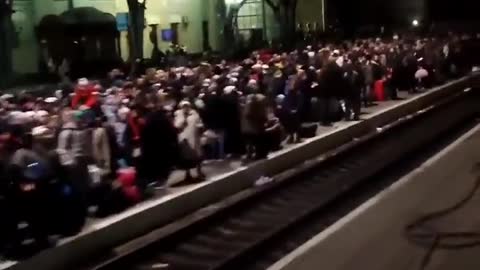 Thousands of Western Ukrainians are "Escaping to Poland"