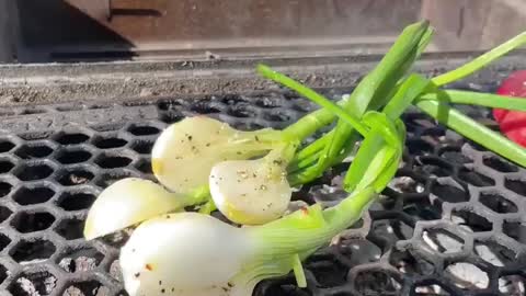 ONIONS MEET STEAK | Fresh & Charred Green Onions Chimichurri Steak🥩🌿