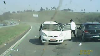 Car Cuts Off Taxi and Causes Wreck