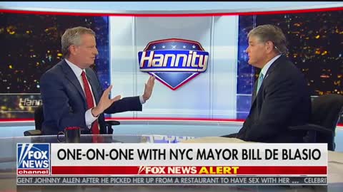 Hannity confronts de Blasio on gun rights