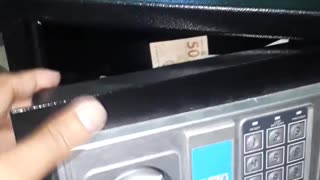 I found a safe with a lot of money inside