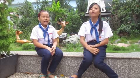 Vietnamese folk games, bringing you back to your childhood: Singing and singing with your hands