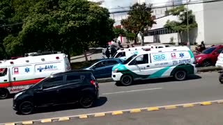 Video: Llegaron cinco ambulancias para atender a un solo herido en Bucaramanga