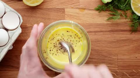 1-Min Recipe • Eggs Benedict on avocado by Diet Doctor