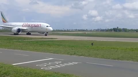 AIR TANZANIA BOMBARDIER Q400| ETHIOPIAN AIRWAYS | CARAVAN| RWANDAIR TAKE OFF NA KUTUA UWANJA WA DAR