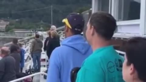 Liberty-Loving Dad BELTS Out National Anthem When it is Not Played!