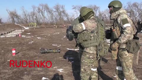 People's Militia of the DPR is mastering NLAW grenade launchers.
