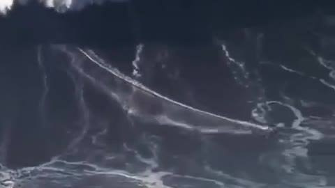 Huge wave VS Surfer