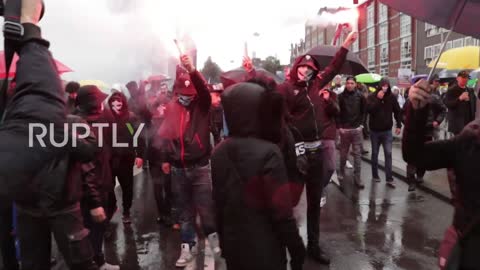 Netherlands: Clashes as thousands protest mandatory COVID passes in Amsterdam - 03.10.2021