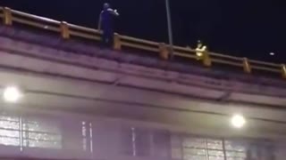 Un hombre intentó quitar la vida en el puente de Quebrada Seca