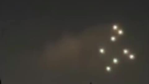 Strange Lights Spotted in London, UK - UAP Sighting