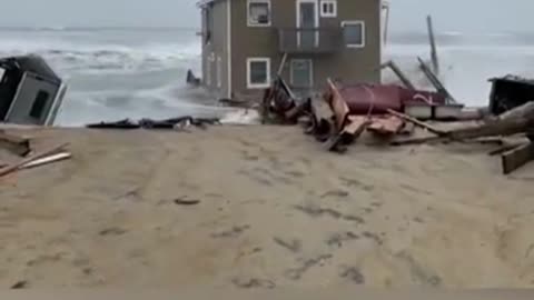 House Collapses into the Atlantic Ocean