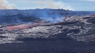 A-GLOW-HA: Mesmerising Footage Shows Hawaiian Volcano's Awesome Lava Spill