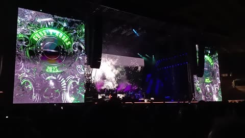 2023-07-22 Guns N' Roses - Live and Let Die [OAKA Stadium]