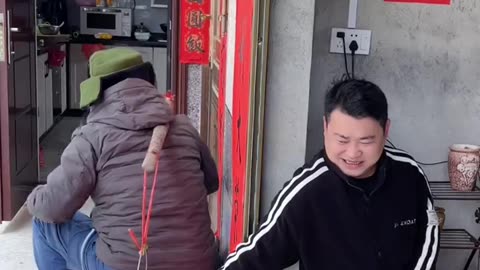 chins funny videoChina video is very funny video. You can't stop smiling