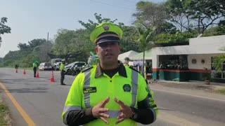 carros y policía de tránsito