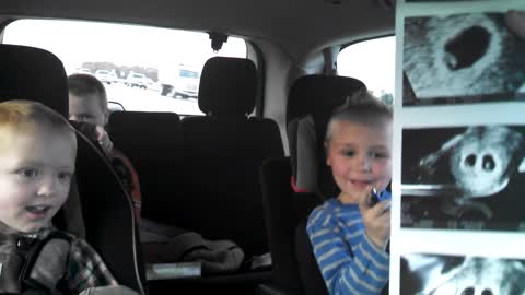 Kids reactions to mother being pregnant with twins