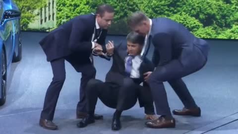 New BMW chief executive faints on stage at Frankfurt auto show