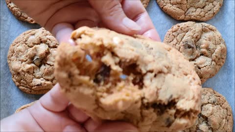 Cookies - Bedste opskrift på Cookies med Chokolade og Hasselnød