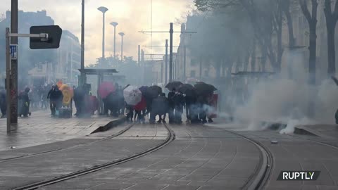 France: Violent clashes erupt at protest in Nantes on eve of expected constitutionality ruling