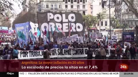 ARGENTINA: La INFLACIÓN sufre su mayor SUBIDA en los últimos 20 AÑOS | RTVE Noticias