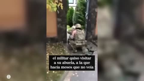 Conmovedor reencuentro de un soldado ucraniano y su abuela tras la liberación de Jersón