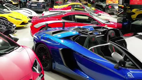 LAMBORGHINI SIAN, VENENO, BUGATTI DIVO - F1RST MOTORS DUBAI IN ACTION Supercars Hypercars Drive By