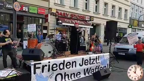 🔔🕑🔔"Frieden jetzt!" - Frieden schaffen ohne Waffen - Berlin-Neukölln -18.03.23