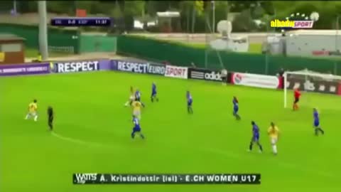 Funny clips of women's football matches