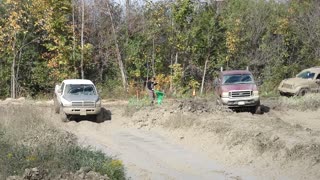 Ford VS Dodge Trucks Mud Racing - 4X4 Off-Road