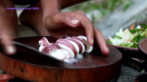 SQUID RECIPES THAT TASTE DELECTABLE EP 47: COOKING SQUID WITH FRESH VEGETABLES FOR THE FOOD FOREST
