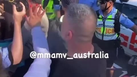 Leave the kids alone protest in Sydney obstructed by tyrannical police