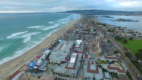 Beach Cannot Resist Flocks Of Tourists