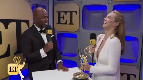 📌'Killing Eve' Star Jodie ...Comer Reacts to Shocking Emmy Win (Exclusive)📌