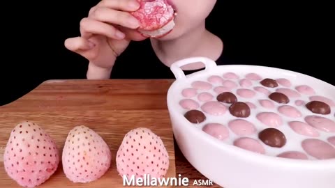 ASMR MUKBANG｜PINK ICE CREAM, MAGNUM, CHOCOLATE,