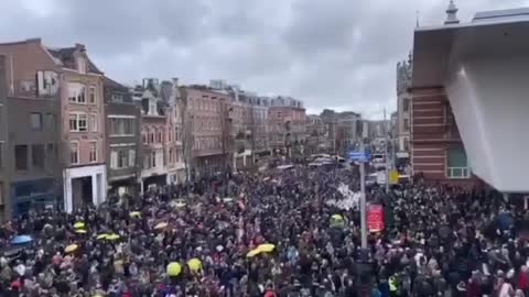 AMSTERDAM! AFP News… A ‘FEW DOZEN’ Protest Against Covid Measures