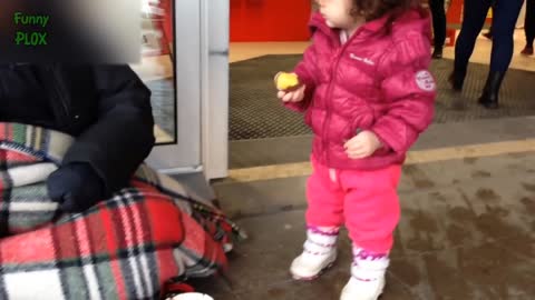 Adorable Kids Helping Homeless People - Cute Kids Videos