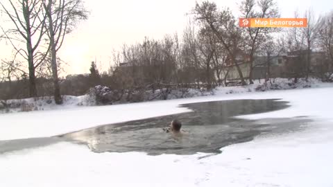 The journalist "Mira Belogorya" rescued the dog from the icy water