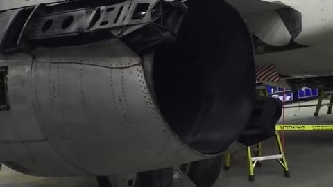 B737-200 Thrust Reverser opening
