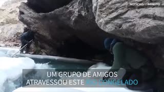 Arrepiante travessia de um rio a mais de 3km de altitude!