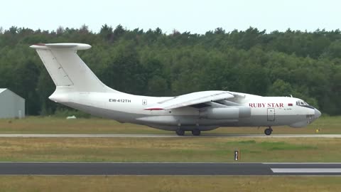 ILYUSHIN IL76 NOSE DOWN Approach with LANDING - 20 Minutes IL76 Only (4K)
