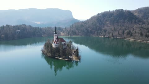 Озеро Блед, Словения. Сьемка с дрона. 2 часть. 21.03.2022. Bled lake, video from drone.