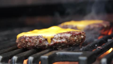 How To Grill The Perfect Burger - Hamburger Tips