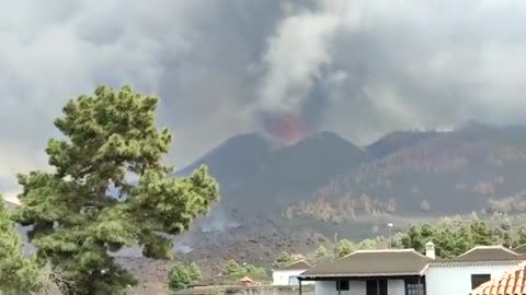 La Palma, Canary Islands: Moment Of Mass Explosion - See The Shock Wave